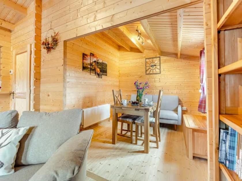 Lochinvar - Clydesdale Log Cabin With Hot Tub 에어드리 외부 사진