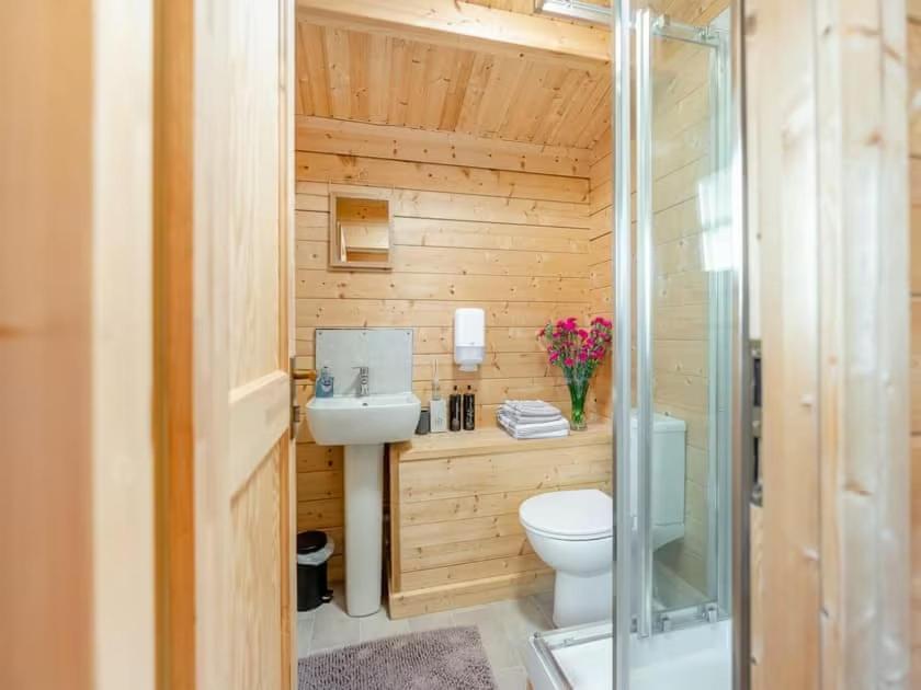 Lochinvar - Clydesdale Log Cabin With Hot Tub 에어드리 외부 사진